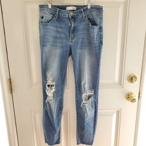 Blue Jeans with distressed knees
